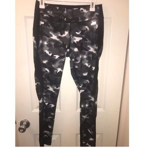 Black camo workout leggings